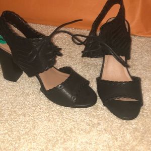 Restricted open toe block heel!